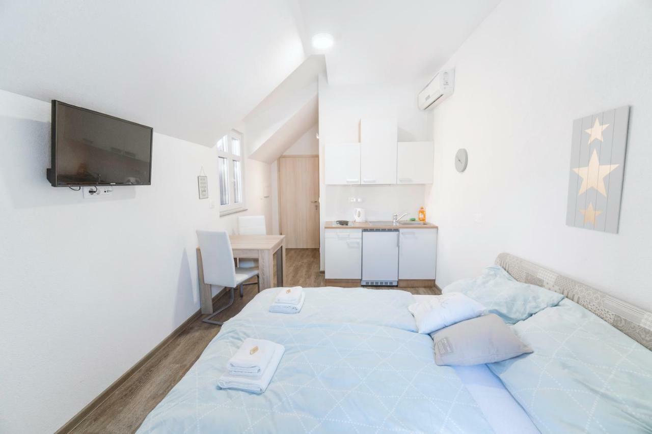 Anita'S Studio Apartments Λιουμπλιάνα Εξωτερικό φωτογραφία